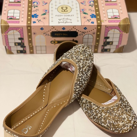 Shoes - Picture 2 of 4